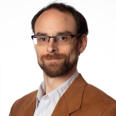 Headshot of Steven Yanicke, an AI transformation and governance leader based in Connecticut.